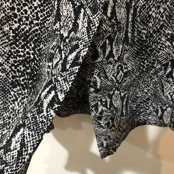 SNAKE PRINT BLOUSE - Picture 5 of 9